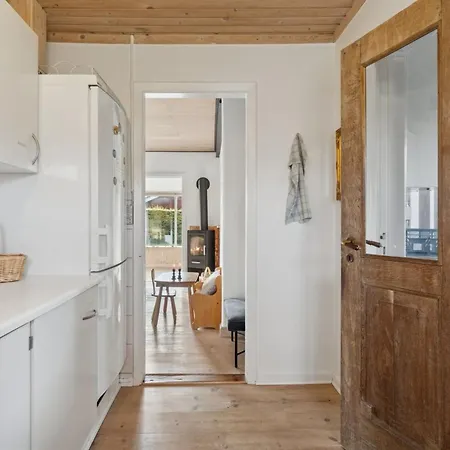 Elle - 175m From The Sea By Interhome *